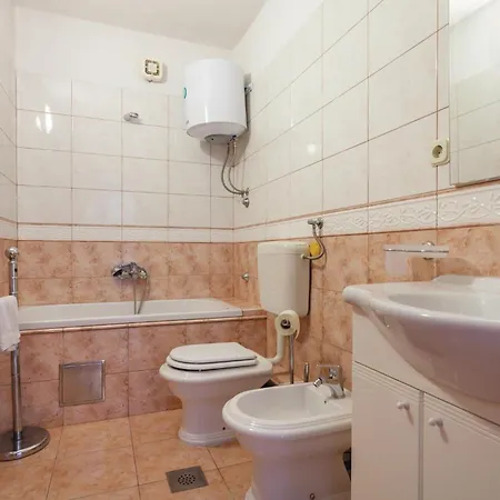Apartment Lovely In With House Sea View