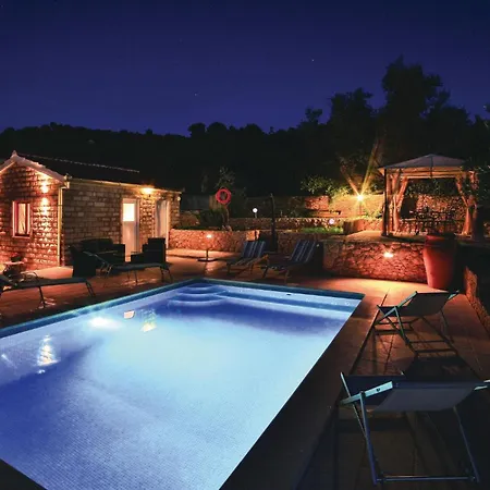 Apartment Lovely In With House Sea View Trogir