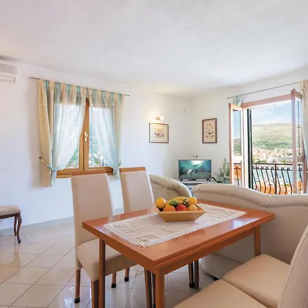 Apartment Lovely In With House Sea View